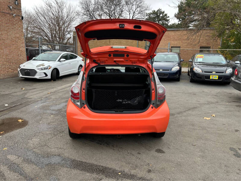 2013 Toyota Prius c