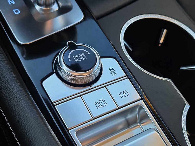 2025 Genesis G70