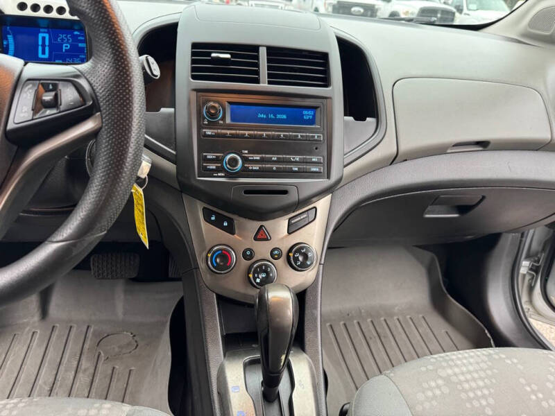 2013 Chevrolet Sonic LS Auto