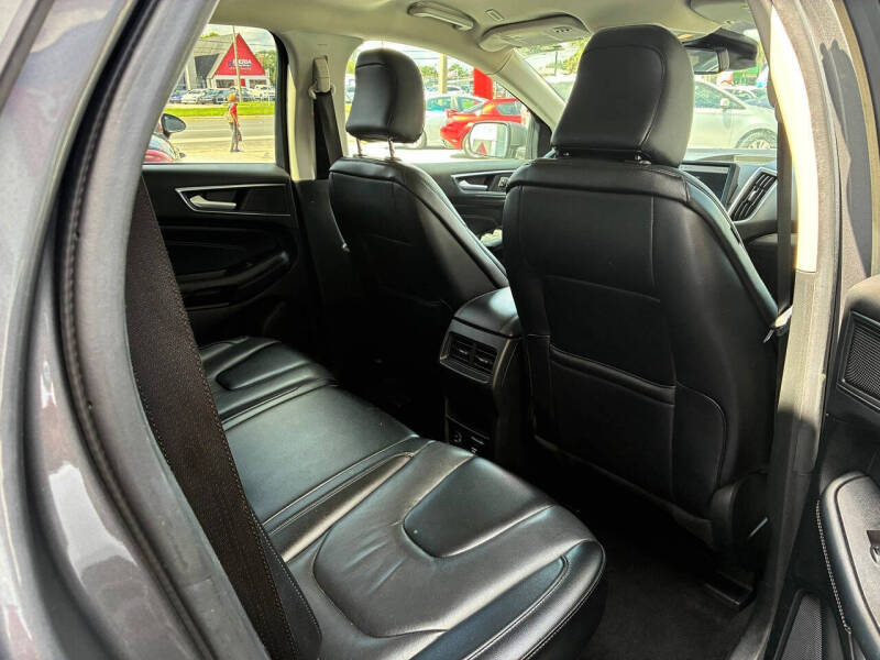 2022 Ford Edge Titanium