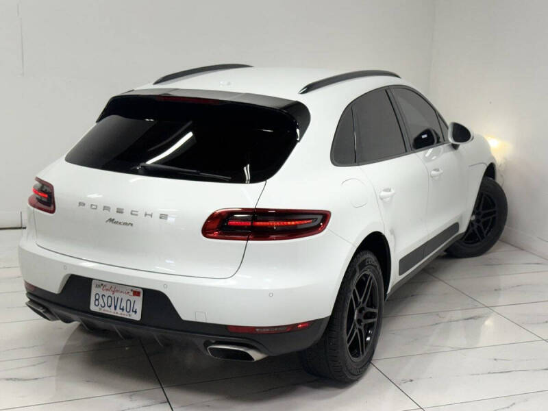 2017 Porsche Macan