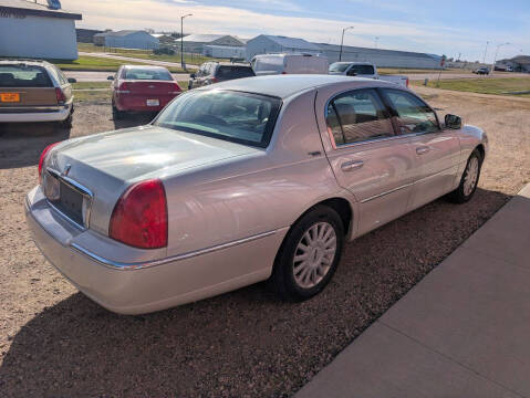 2005 Lincoln Town Car Signature Limited