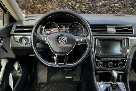 2017 Volkswagen Passat 1.8T SE