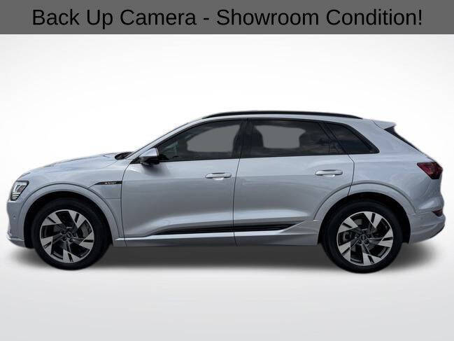 2022 Audi e-tron quattro Premium