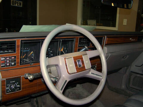 1988 Lincoln Town Car Signature