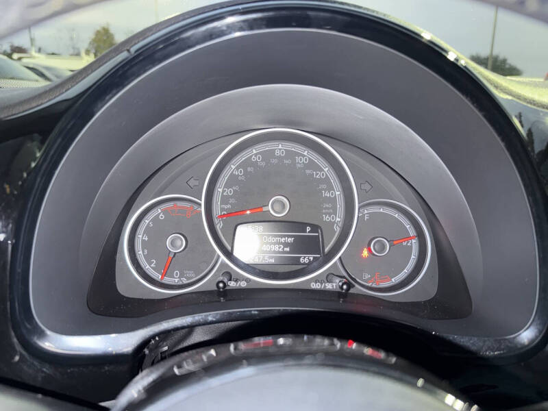 2018 Volkswagen Beetle 2.0T Coast