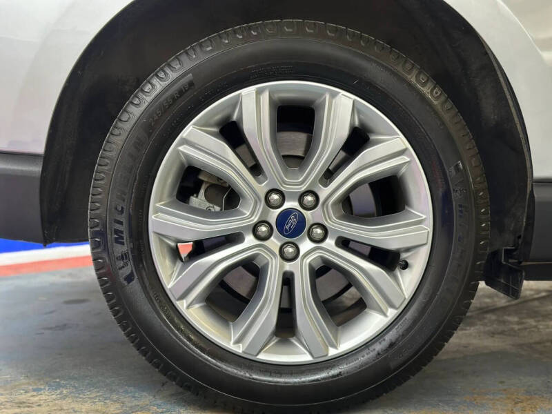 2021 Ford Edge Titanium