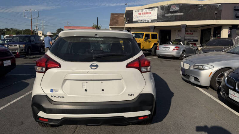 2018 Nissan Kicks SR