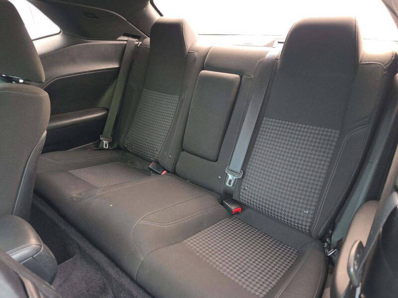 2016 Dodge Challenger SXT