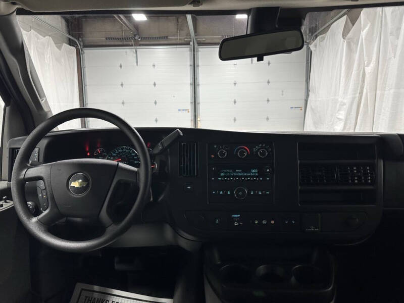 2025 Chevrolet Express LT 3500