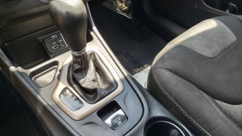 2017 Jeep Cherokee Sport