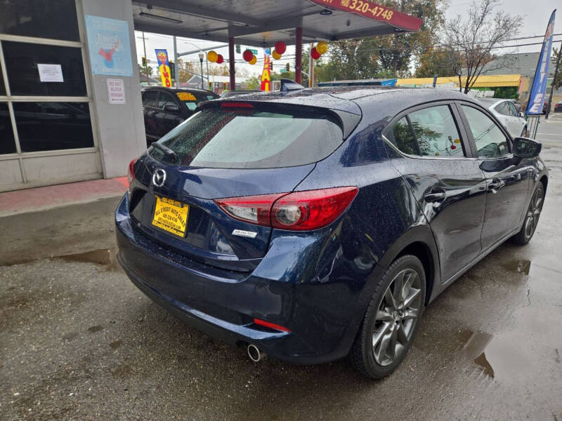 2018 Mazda MAZDA3 Touring