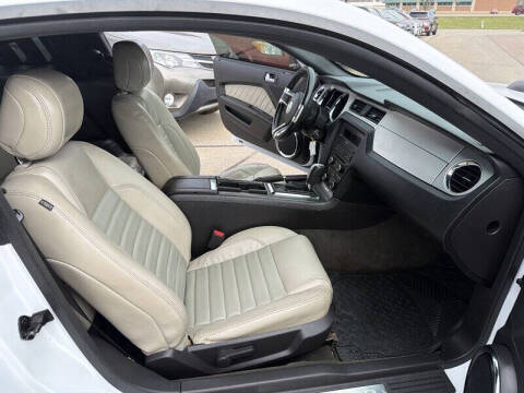 2014 Ford Mustang V6