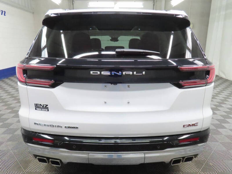 2025 GMC Acadia Denali