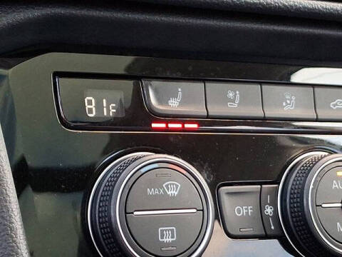 2024 Volkswagen Taos SEL 4Motion