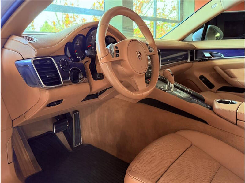 2011 Porsche Panamera 4