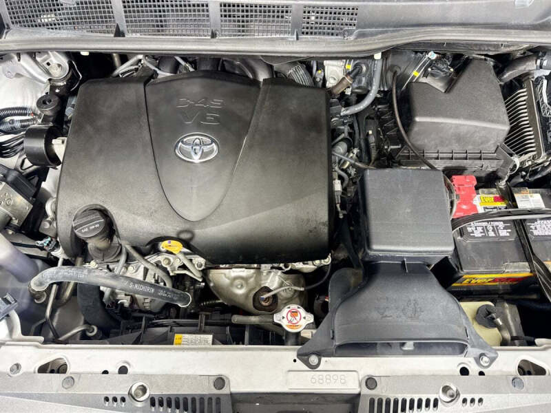 2018 Toyota Sienna XLE 8-Passenger
