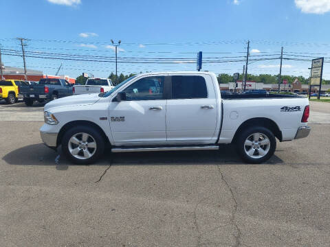 2017 RAM 1500 SLT