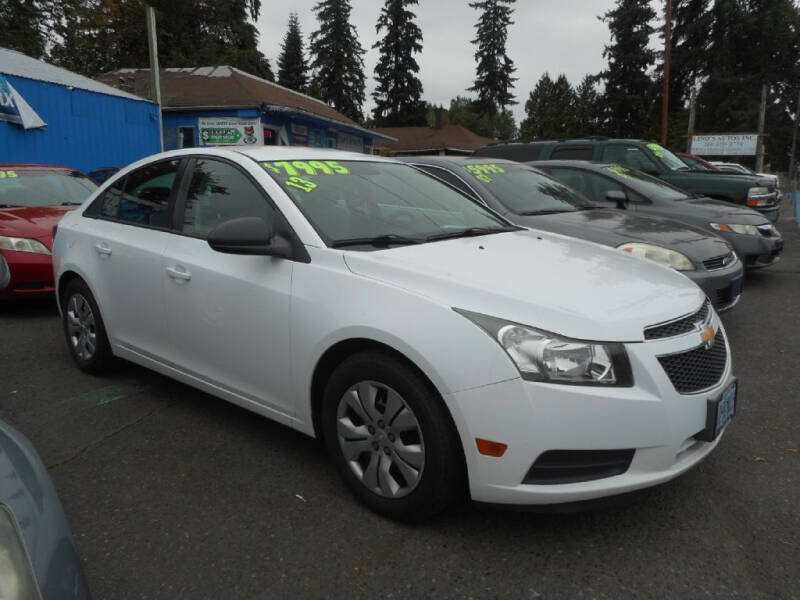 2013 Chevrolet Cruze LS Manual