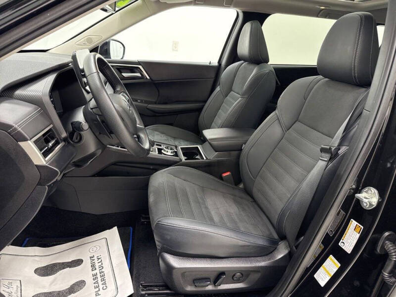 2024 Mitsubishi Outlander PHEV SE