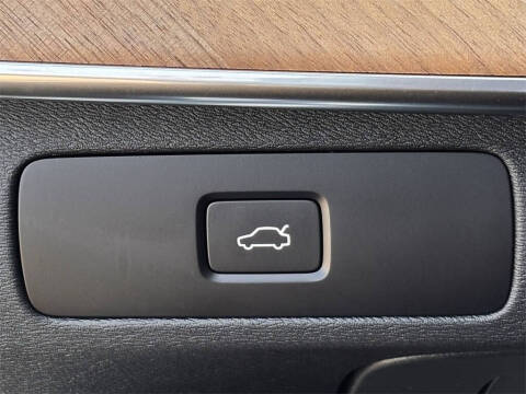 2023 Volvo XC90 B5 Plus Bright Theme