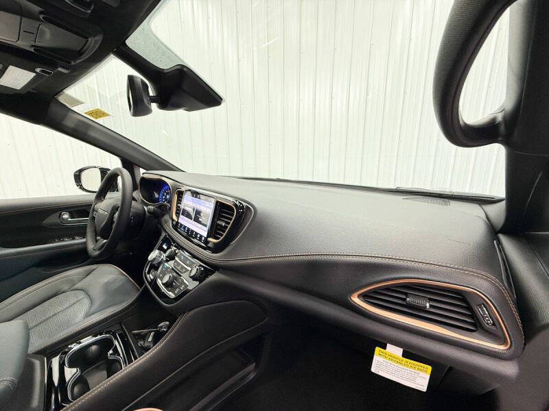 2027 Chrysler Pacifica Pinnacle