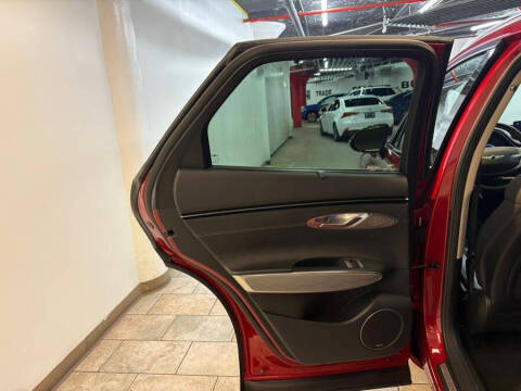 2023 Genesis GV70 2.5T Standard