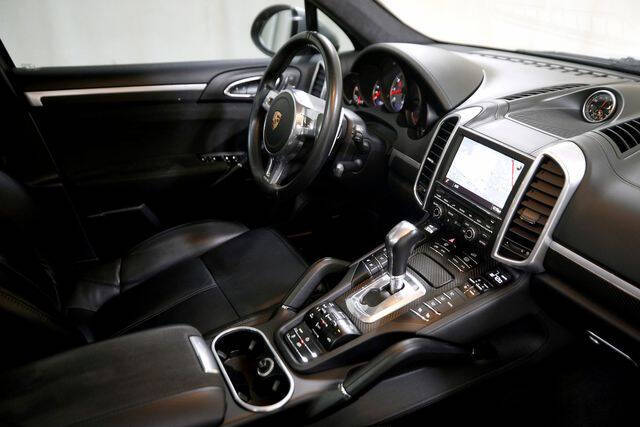 2014 Porsche Cayenne GTS