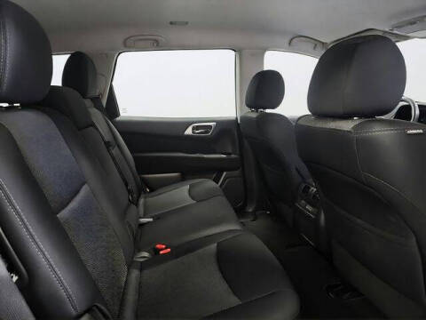 2017 Nissan Pathfinder SV
