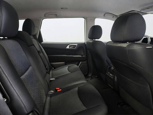 2017 Nissan Pathfinder SV