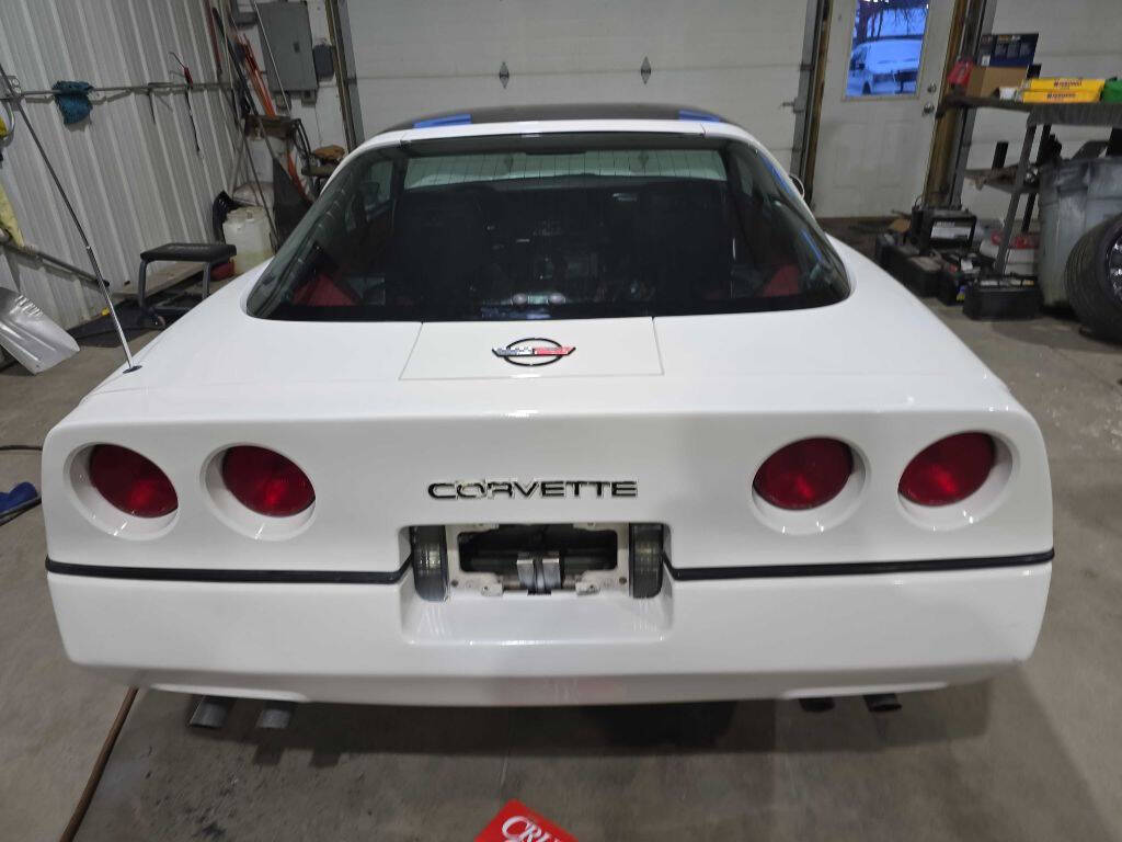 1985 Chevrolet Corvette 21