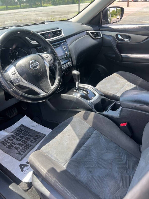 2016 Nissan Rogue SV