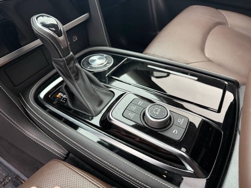 2022 Infiniti QX80 Luxe