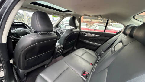 2015 Infiniti Q50 Premium