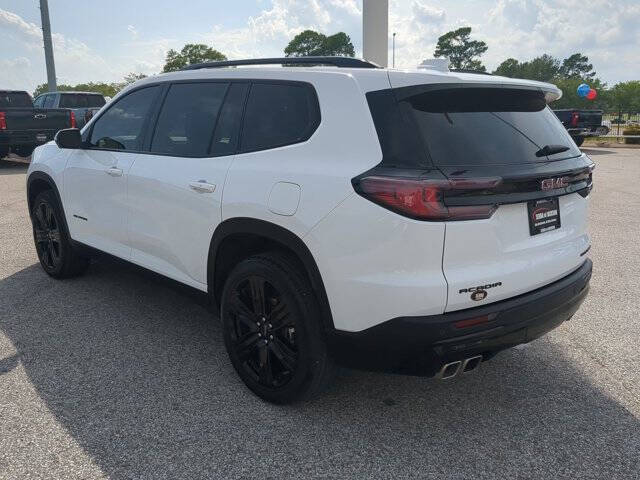 2025 GMC Acadia Elevation