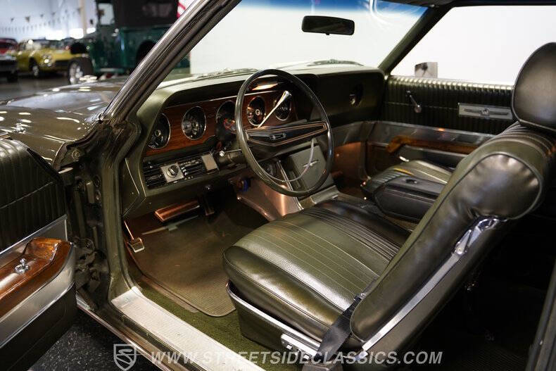 1969 Ford Thunderbird