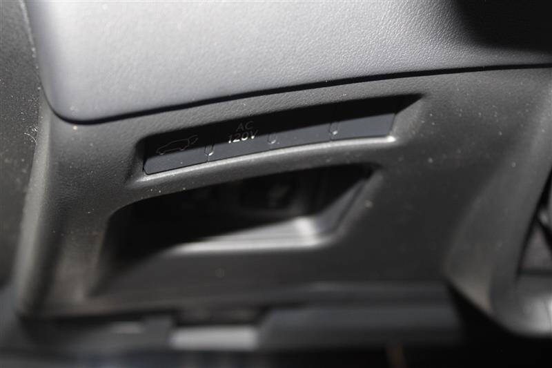 2025 Lexus LX 700h F SPORT Handling