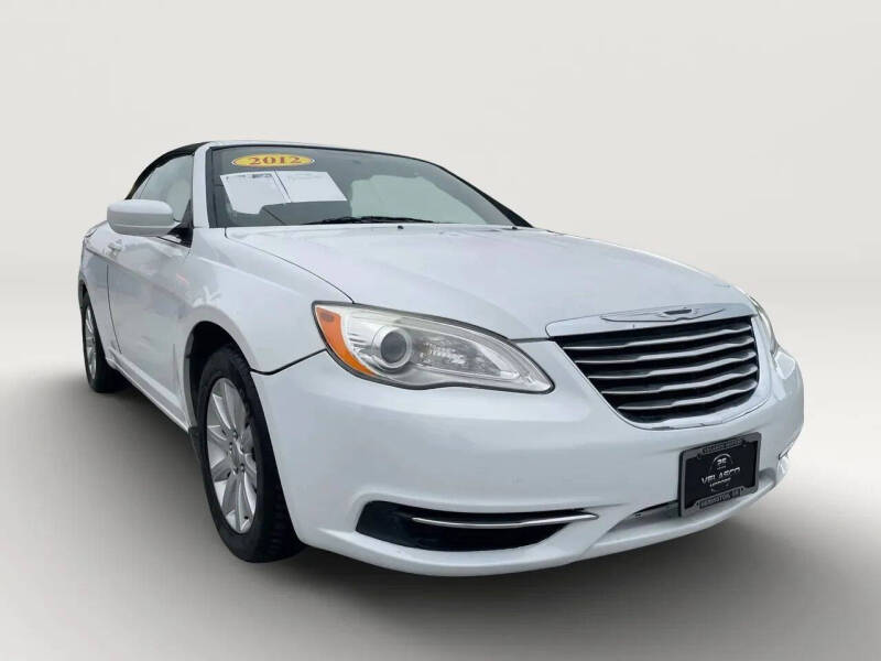 2013 Chrysler 200 Touring