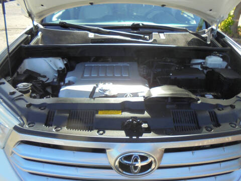 2012 Toyota Highlander SE