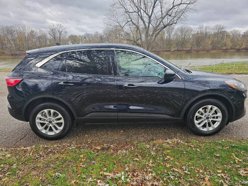 2021 Ford Escape SE photo 2