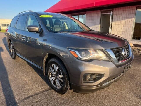 2017 Nissan Pathfinder for sale at BORGMAN OF HOLLAND LLC in Holland MI