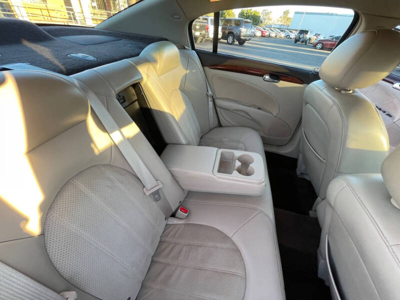 2011 Buick Lucerne Super