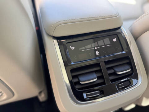 2022 Volvo XC60 B5 Inscription