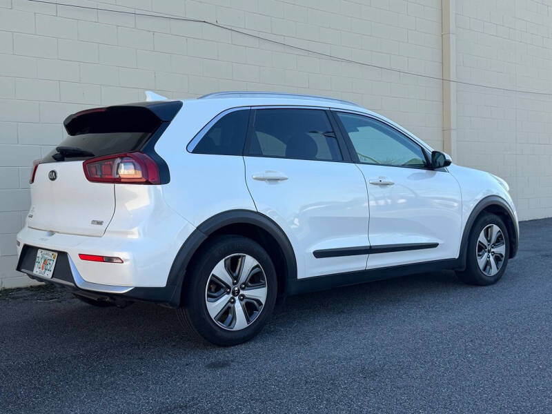 2017 Kia Niro LX