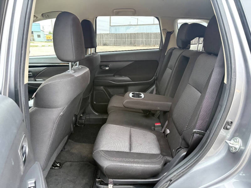 2019 Mitsubishi Outlander ES