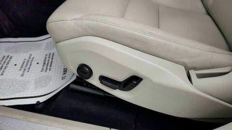 2024 Volvo XC60 Recharge T8 Plus Dark Theme