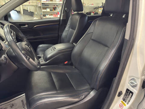 2016 Toyota Highlander Limited Platinum