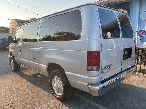 2008 Ford E-Series E-350 SD XLT
