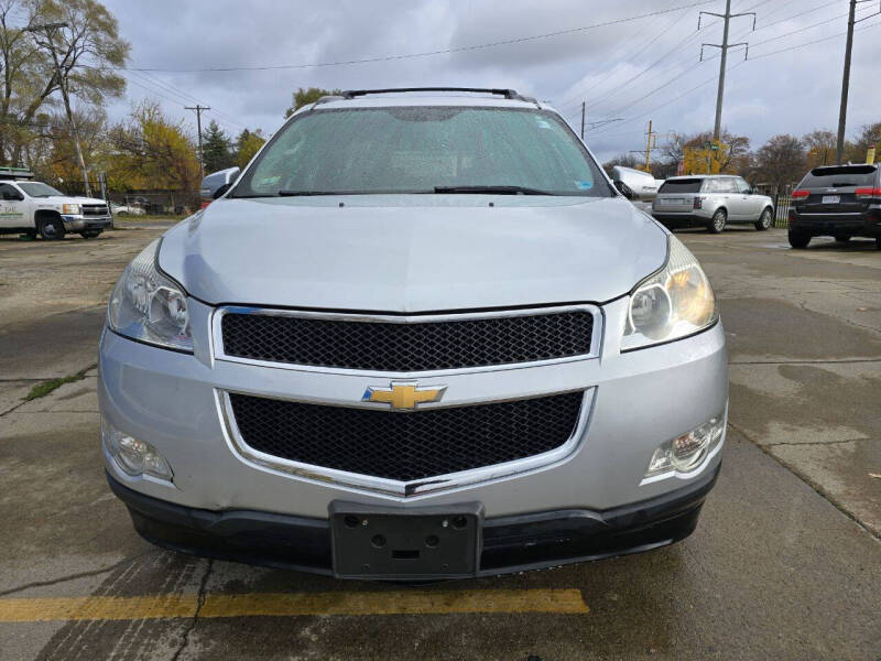 2011 Chevrolet Traverse 1LT photo 8