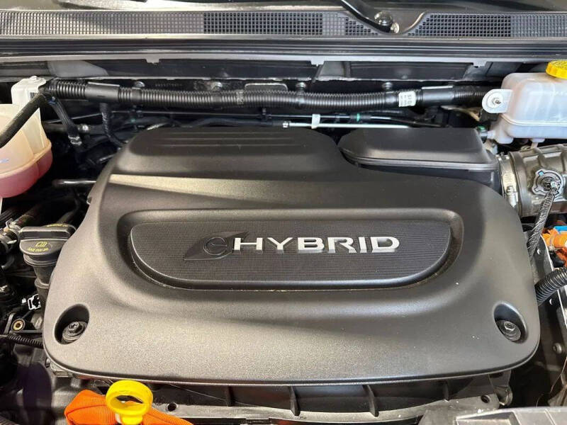 2024 Chrysler Pacifica Plug-In Hybrid Select